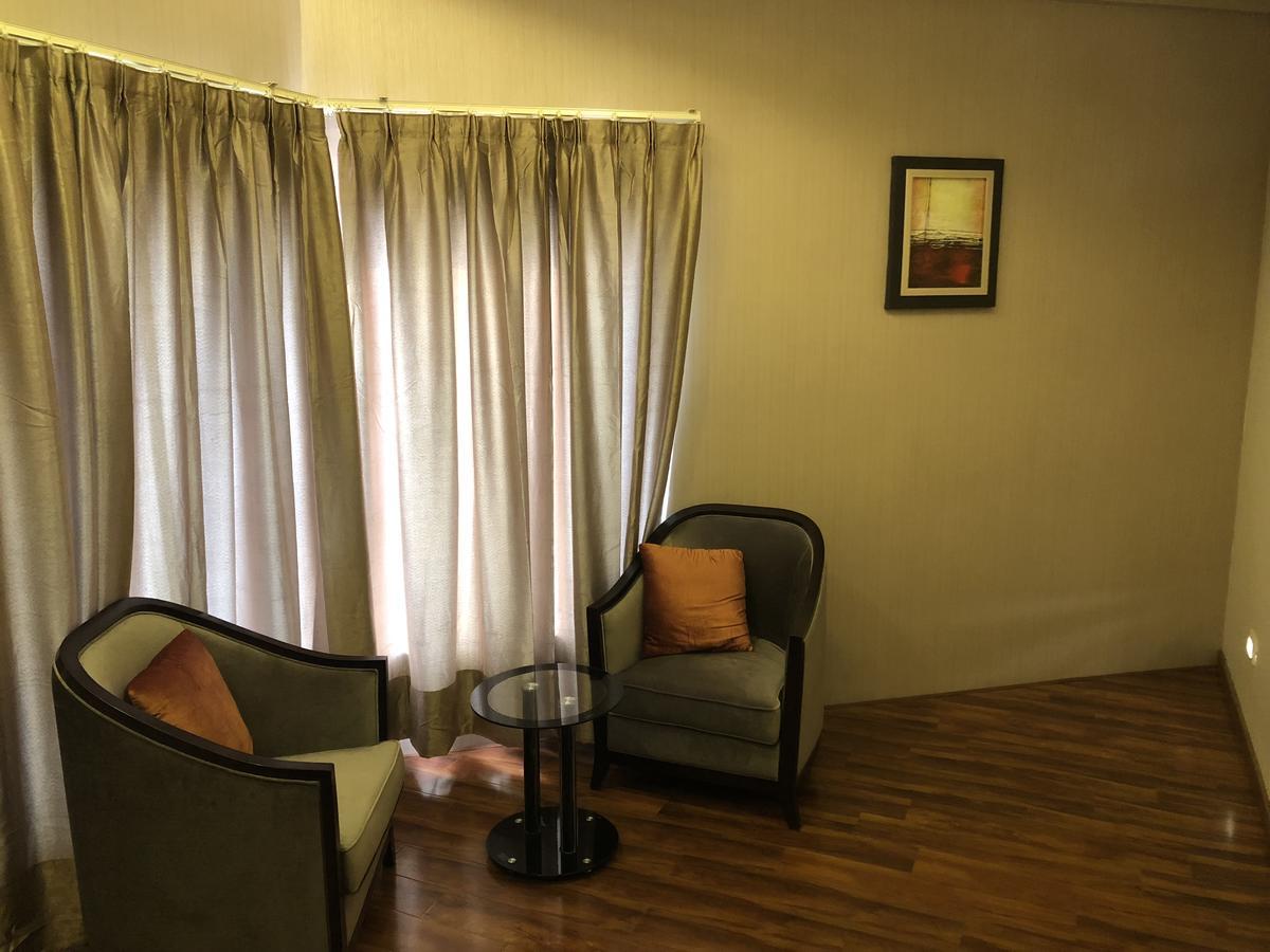 Hotel Sharanam Shegaon Bagian luar foto